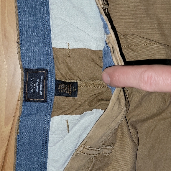 Gap straight khakis 32w - Picture 2 of 7